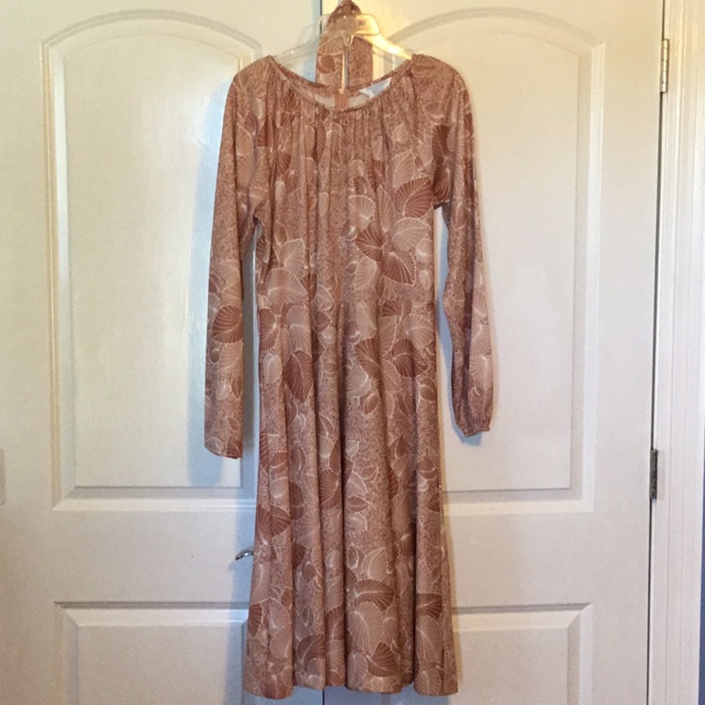 Vintage Brown Dress with leaf pattern